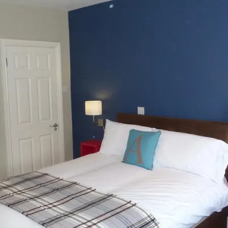Adelphi Guesthouse-3